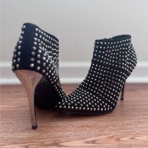 Steve Madden Black Studded Ankle Booties Stiletto Heel Pointed Toe Size 7